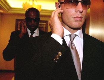2006-04-06-bodyguards.jpg