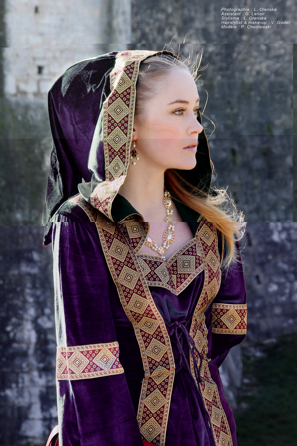 medieval_narcissim_5_by_l_olenska-d3b5bnc.jpg