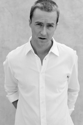 HOT-edward-norton-1728993-268-400.jpg
