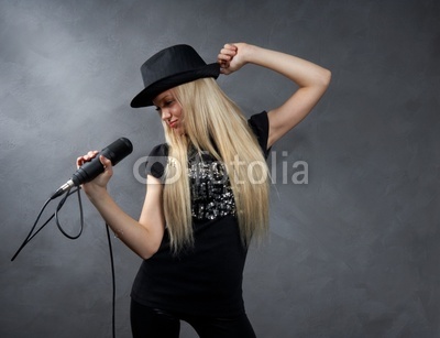 400_F_18150920_oFsJYlkpdamHvJO9ai668VUVe2xiEdqt.jpg