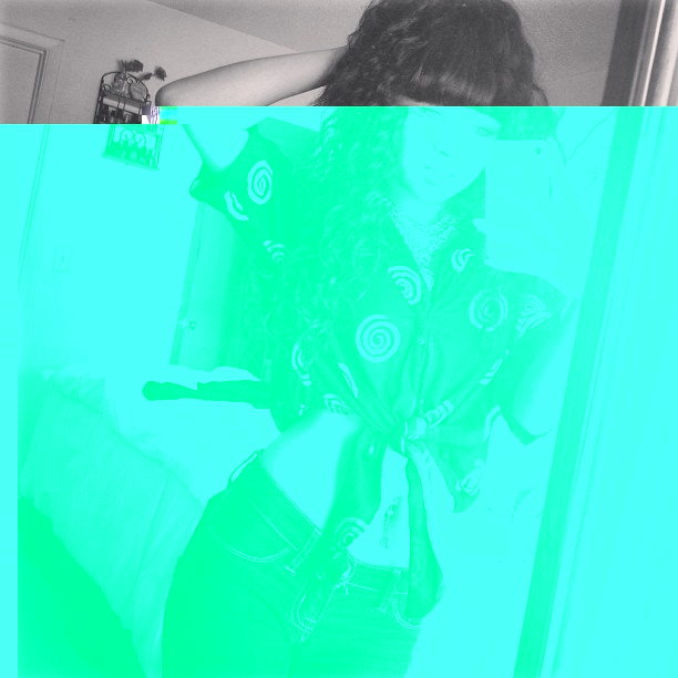 Ashlynn with lè belly ring.jpg