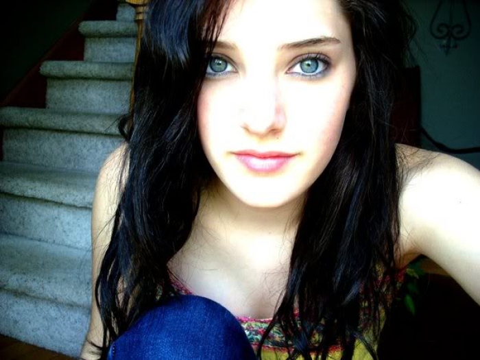 Black_Hair_Blue_Eyes_14.jpeg