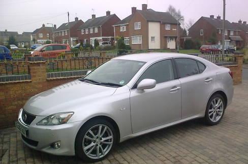 62606308_1-Pictures-of-LEXUS-IS-220D-SPORT-SILVER.jpg