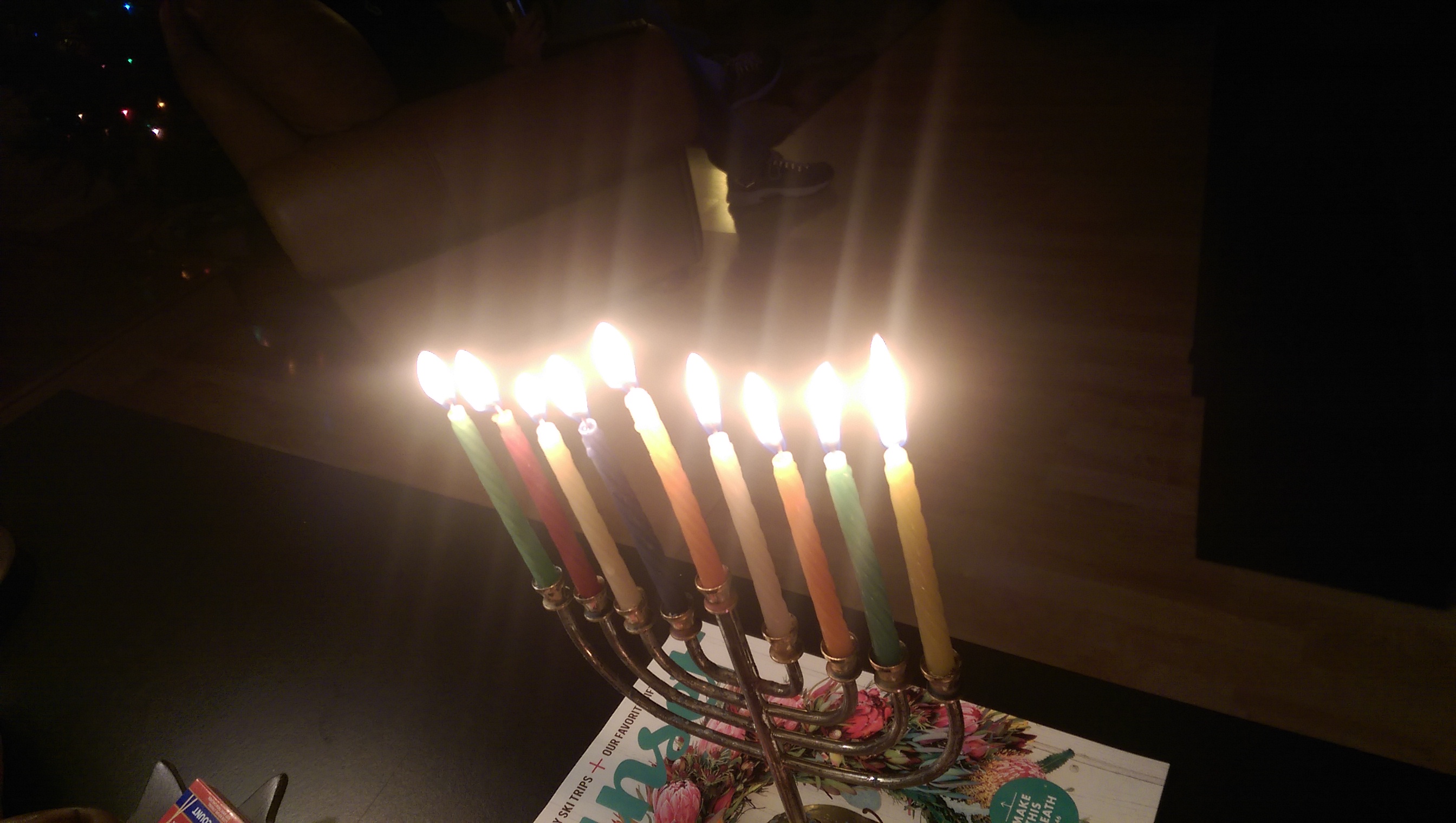 menorah3.jpg