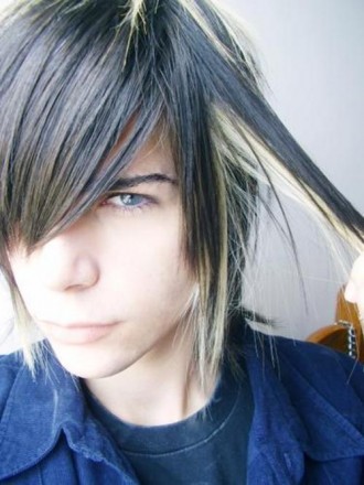layered-emo-hair-330x440.jpg