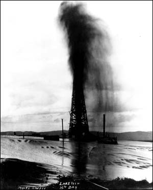 1899OLD-OIL-RIG.jpg