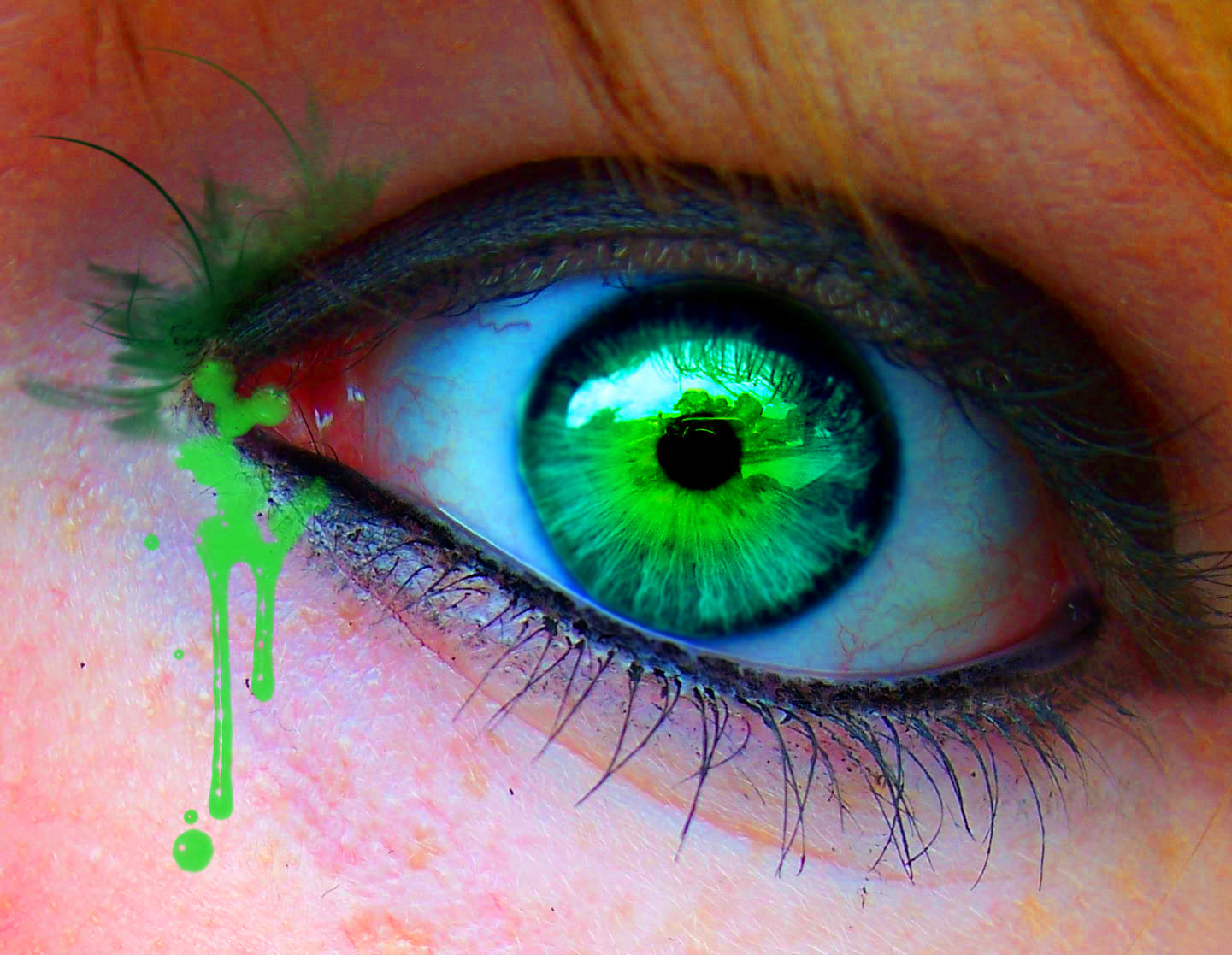 green eye.jpg